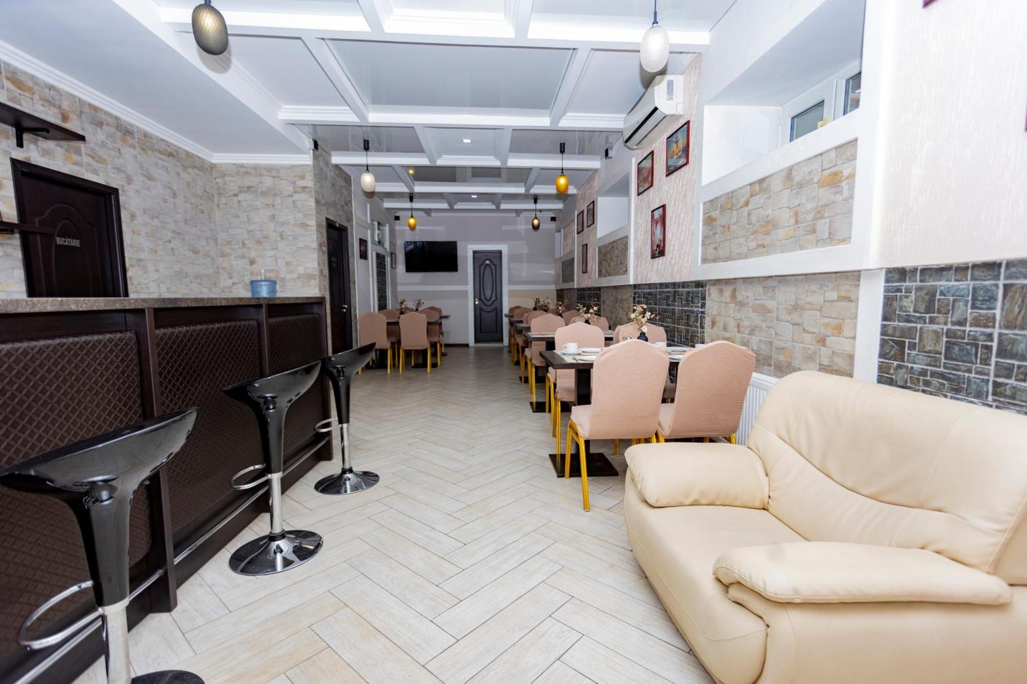 Lolo Hotel Кишинёв Экстерьер фото